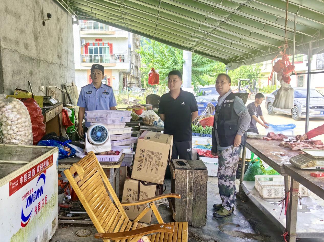 郁南县大方镇:喜迎双节 安全护航