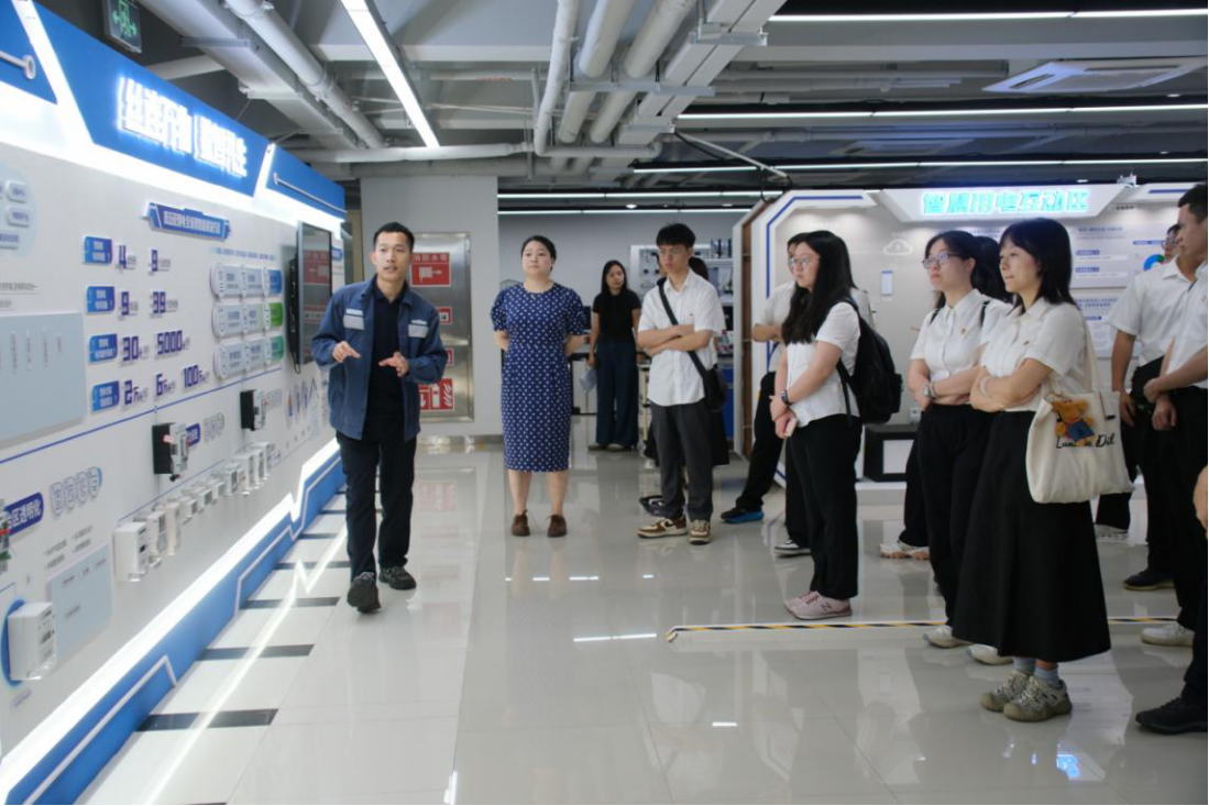 中山供电局青年技术骨干到南网科技公司开展科技创新主题联建活动