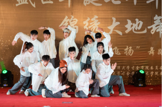 云图片