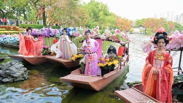 2025 Guangzhou Waterborne Flower Market opens at Liwan Lake