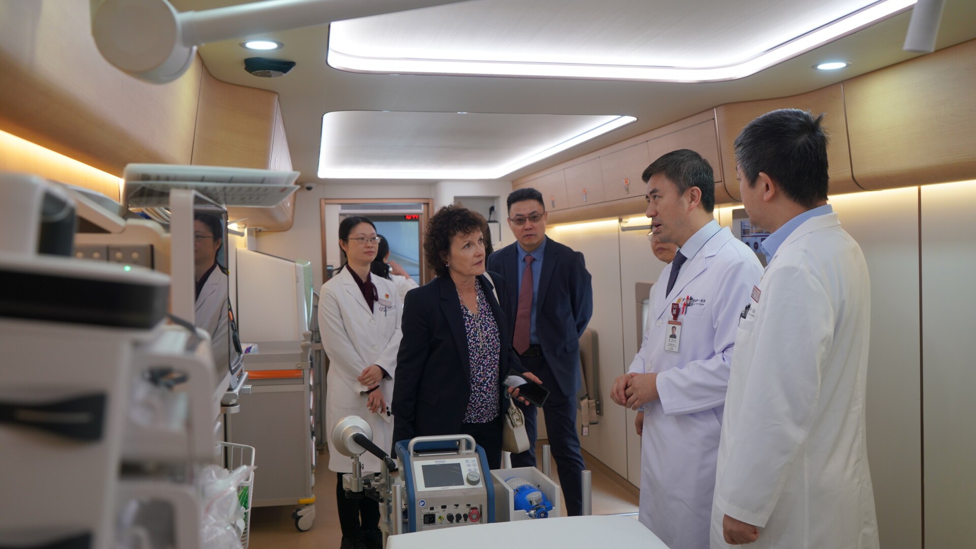 FAH-SYSU holds academic exchange with International Association for Health Professions Education