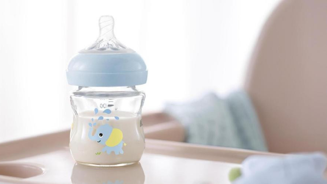 新生儿母亲确诊新冠了怎么办？儿科专家权威释疑