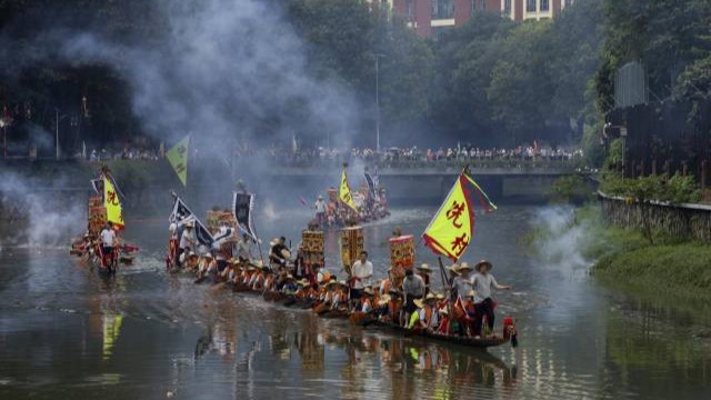 InPics | Bustling dragon boat activities in full swing in Guangzhou