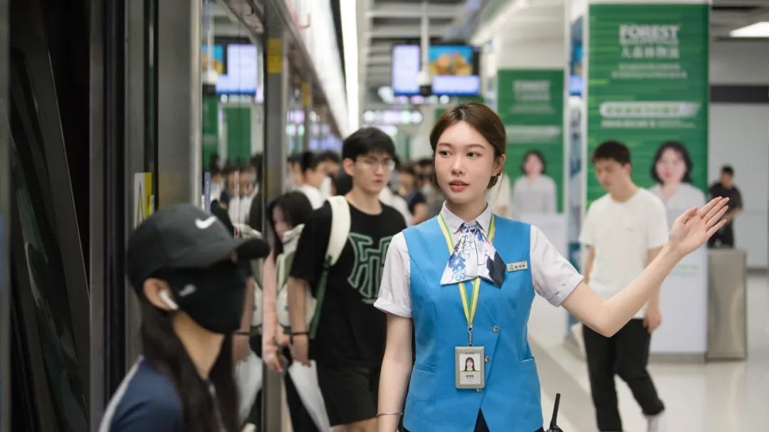 Metro service extends by 1-3 hours for holidaymakers