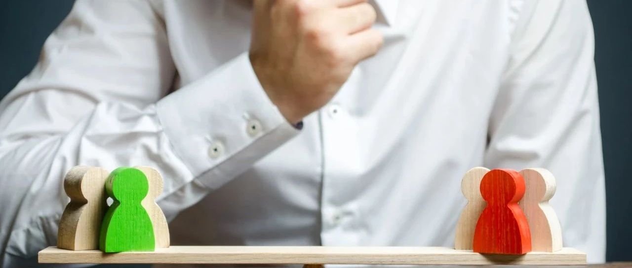 卸货港无人提货，费用谁承担？