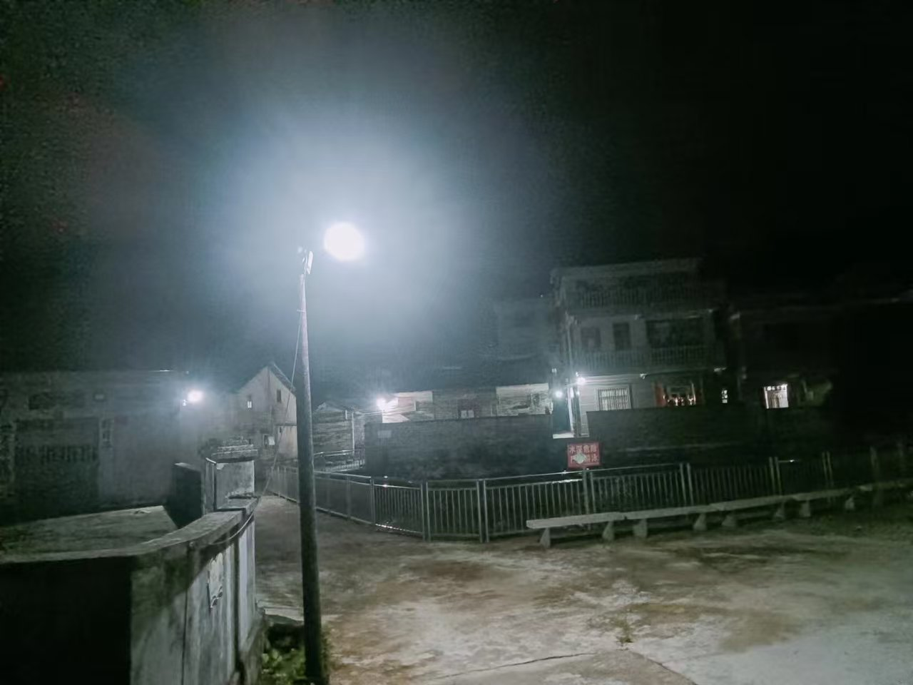 云城区安塘街：140盏路灯“上岗”！点亮“百千万工程”温暖底色