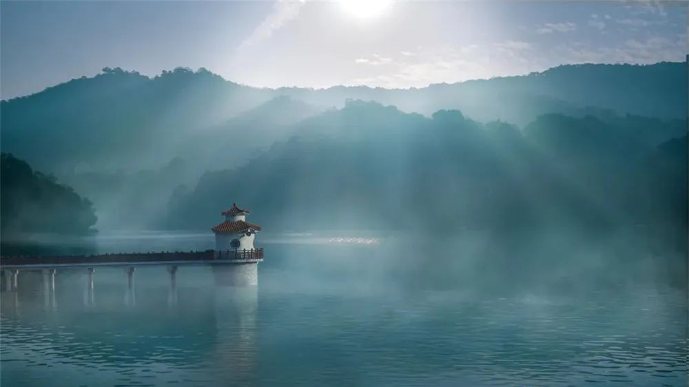 Baiyun Mountain waterside walkway opens for panoramic water-land-air tour
