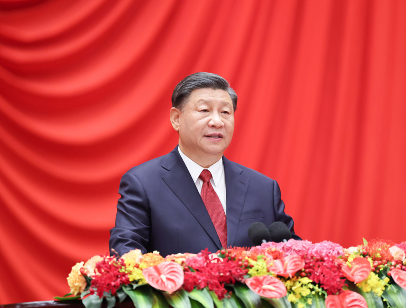 9月28日晚，庆祝中华人民共和国成立74周年招待会在北京人民大会堂举行。中共中央总书记、国家主席、中央军委主席习近平出席招待会并发表重要讲话。新华社记者 刘彬 摄