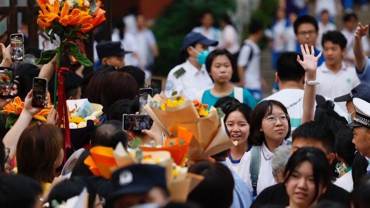 “新课标、新教材、新高考”第一年 广东自主命题有何特点？