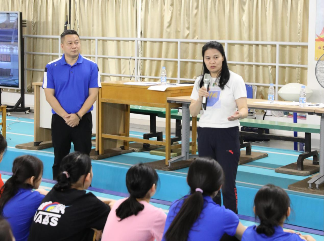 冼东妹为广东蹦床队全运备战动员鼓劲：坚定信心迎挑战，奋力拼搏不留憾