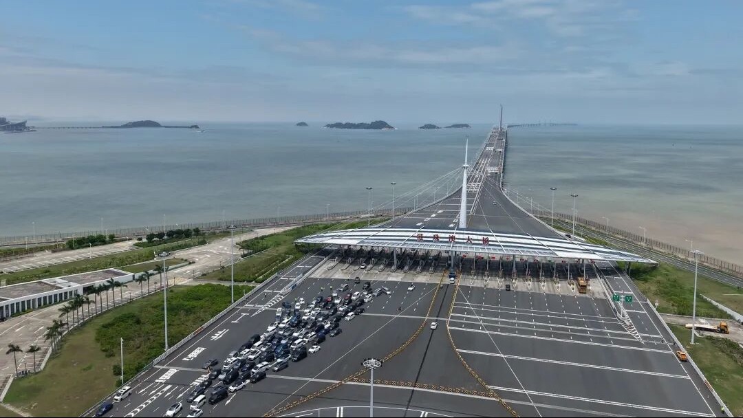 经港珠澳大桥珠海公路口岸出入境人数累计突破1亿人次