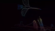 无人机表演纯享版来了！白鹅潭大湾区艺术中心正式启用