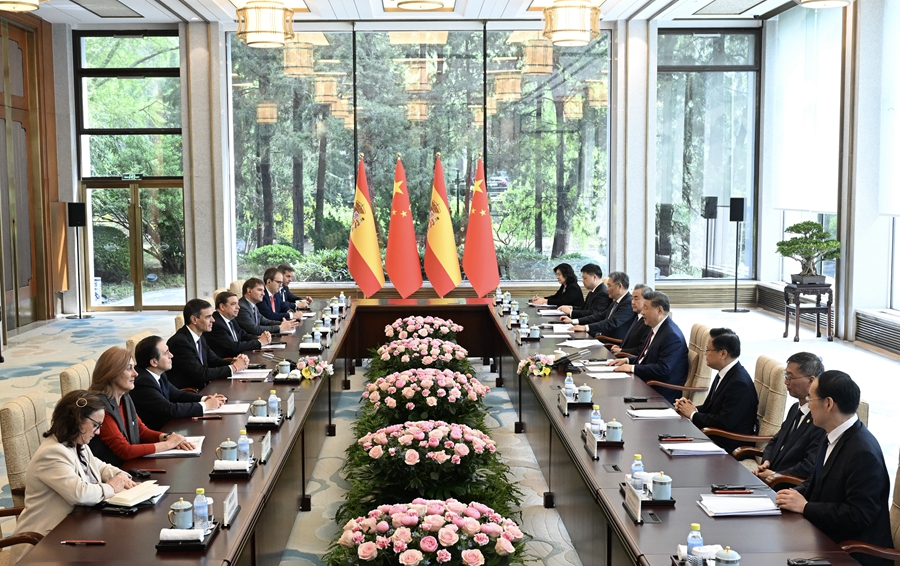 　　4月11日上午，国家主席习近平在北京钓鱼台国宾馆会见来华访问的西班牙首相桑切斯。新华社记者 李响 摄