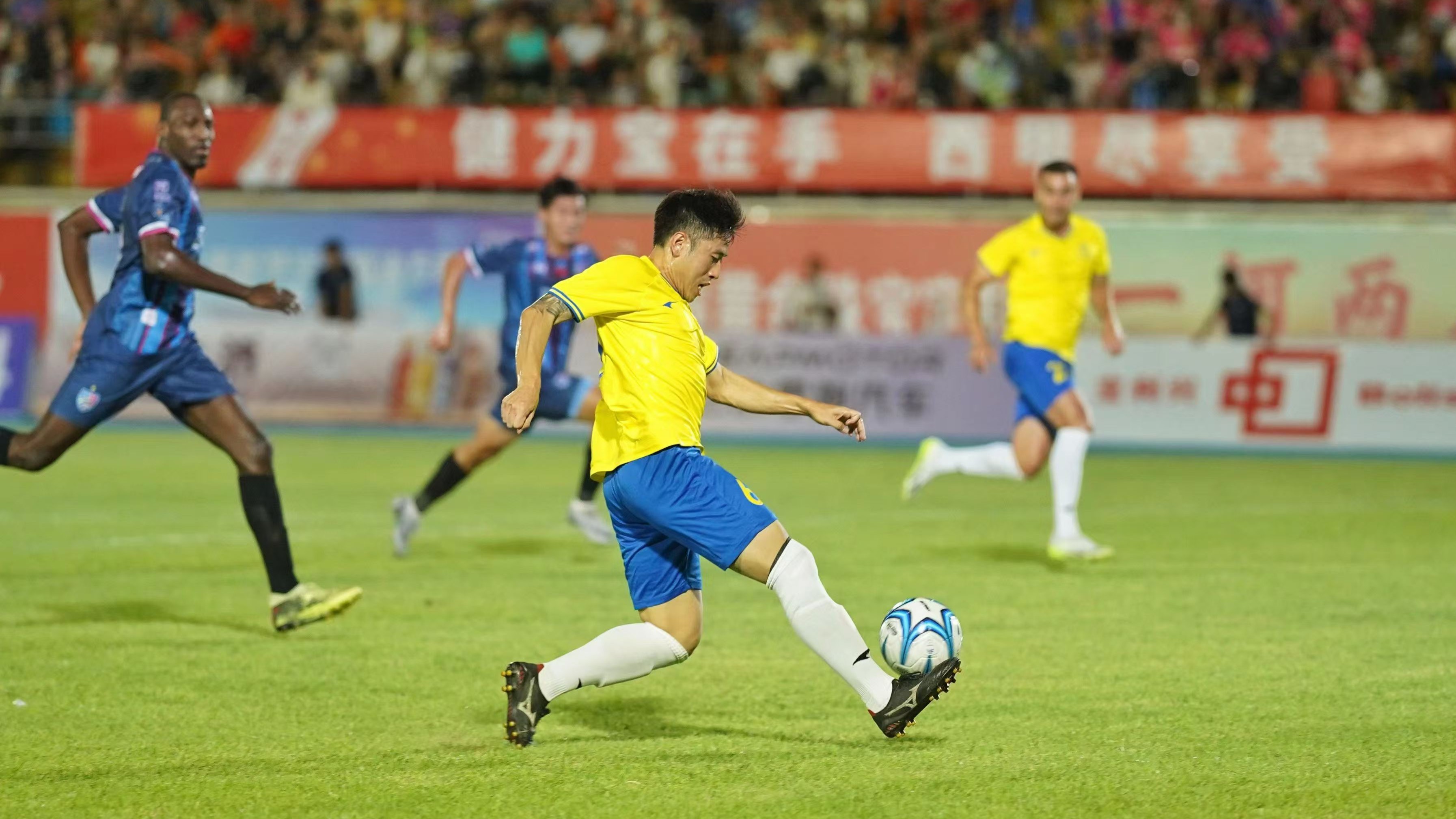 32 Football teams from GBA assemble, Foshan's "La Liga" gains popularity