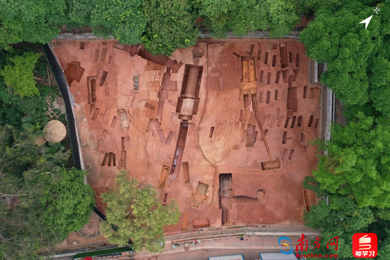 广州动物园穿山甲馆建设工程项目（麻鹰岗墓地）航拍照片