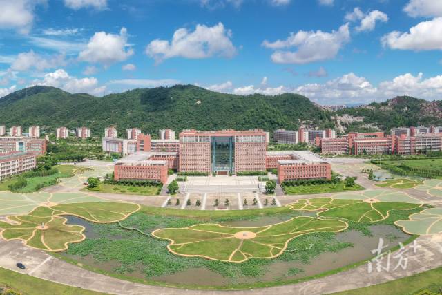 珠海科技学院。