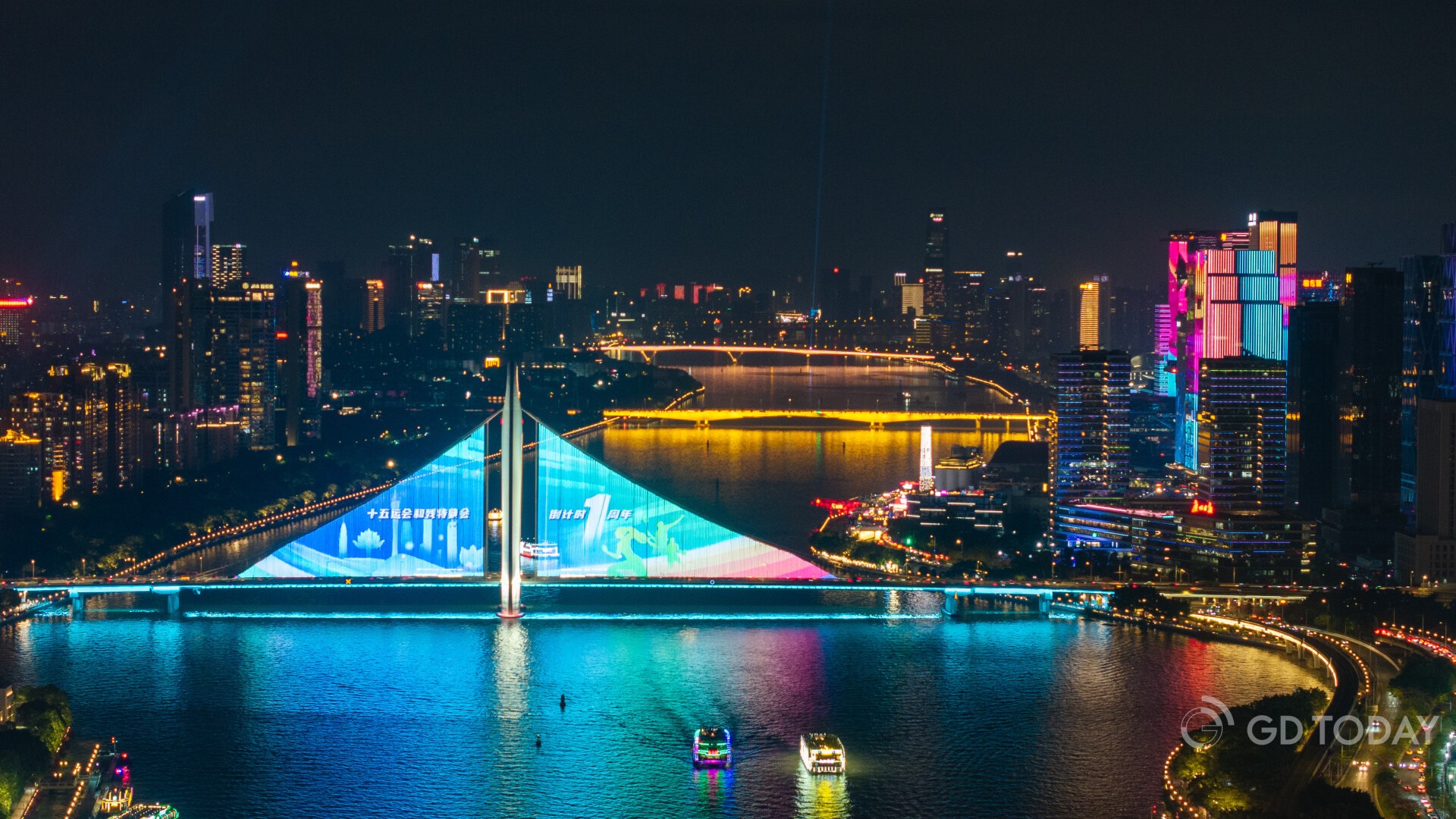 Guangzhou International Light Festival shines bright