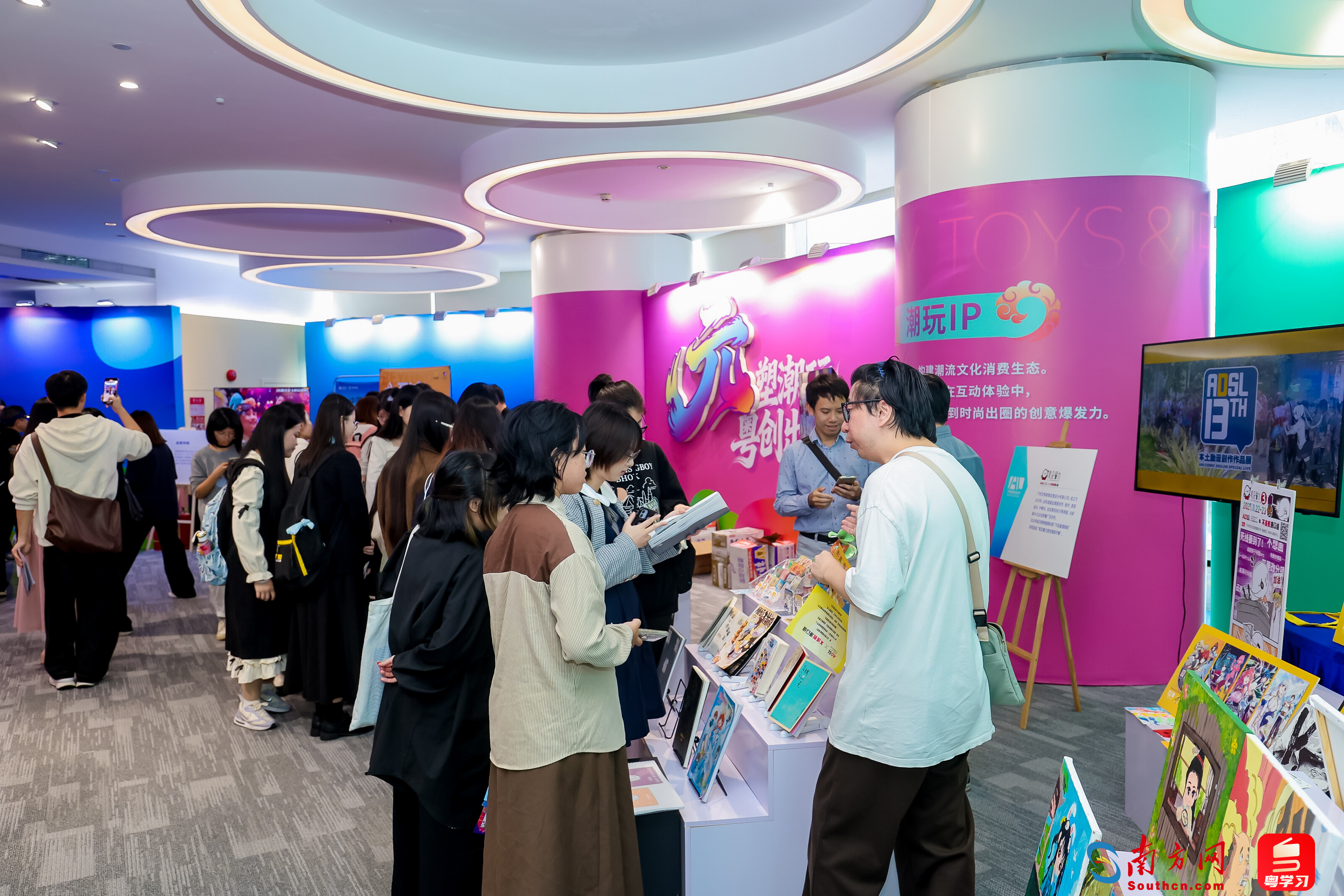 创意市集气氛热烈。主办方供图。