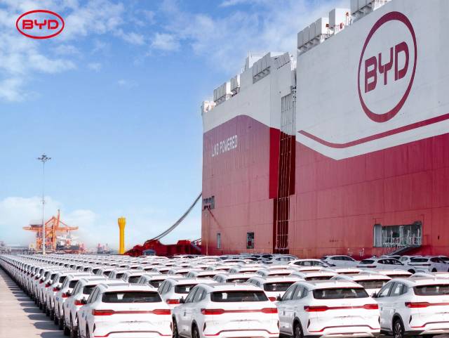 作为新能源车产业龙头,比亚迪生产的新能源车正搭乘全球最大汽车运输船销往巴西。比亚迪供图 谁在这轮A股最能打?上市公司第一大省广东用“涨”声给出了答案(图4)