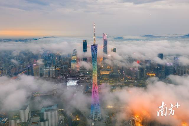 作为经济第一大省,广东在GDP总量上连续36年领跑全国。图为广州新中轴线。资料图片 谁在这轮A股最能打?上市公司第一大省广东用“涨”声给出了答案(图1)