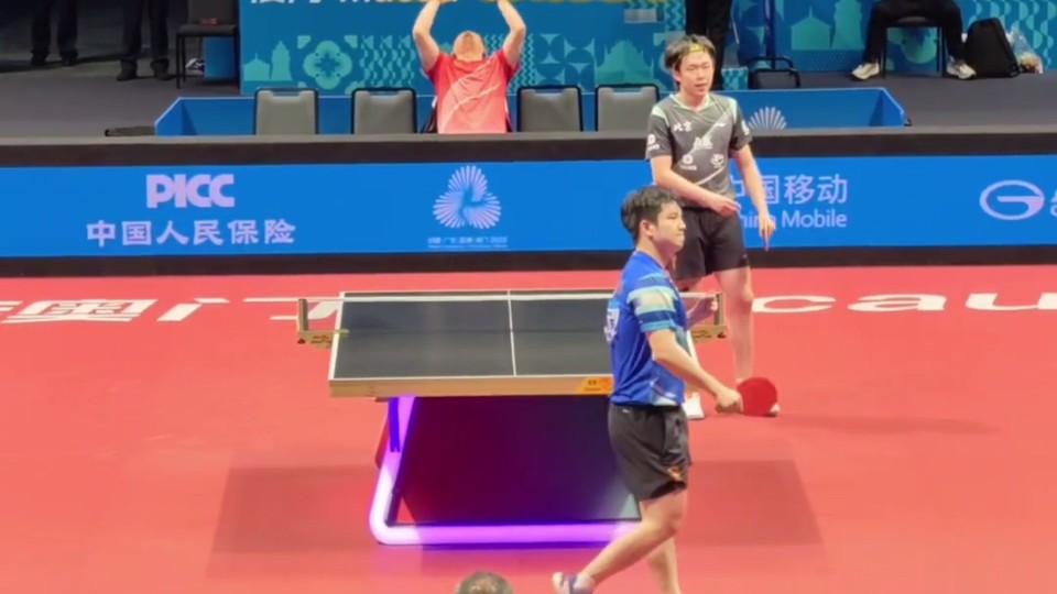 全运时刻｜最后一球定胜负！樊振东4-2战胜王楚钦，全场沸腾