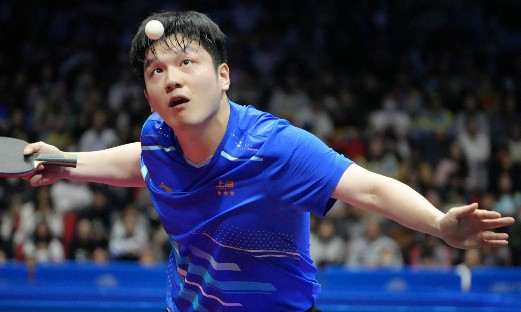 十五运会乒乓球：樊振东4-2胜王楚钦，率先晋级男单决赛