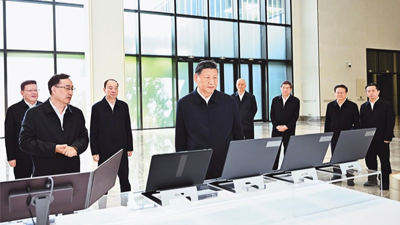 习近平：因地制宜发展新质生产力