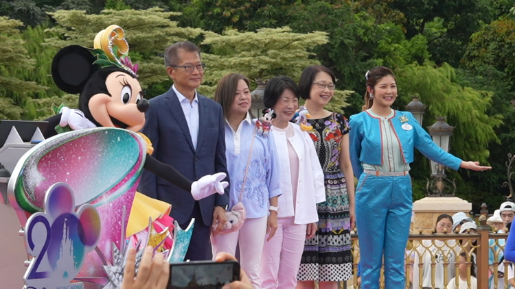在港开园20年！陈茂波：向迪士尼学习“想象力”，吸引访港旅客持续增加