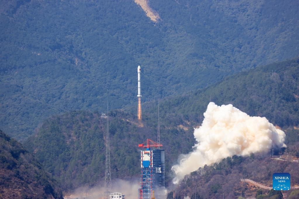China launches seven new satellites