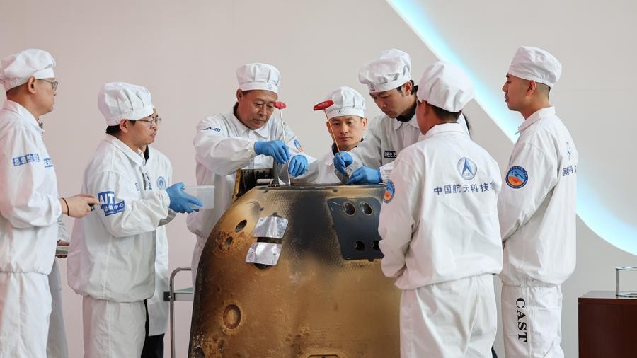 China's Chang'e-6 collects 1,935.3 grams of samples from moon's far side