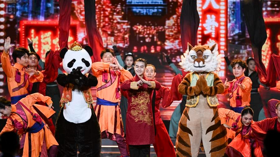 2025 "Happy Chinese New Year" global launching ceremony and gala held in Malaysian capital