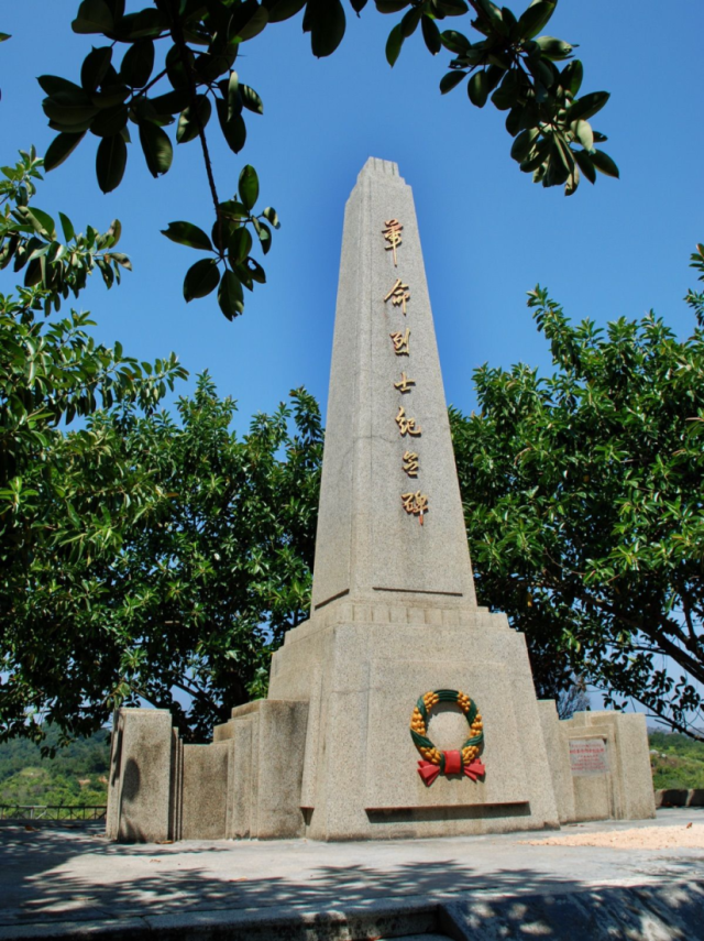 红场革命烈士纪念碑
