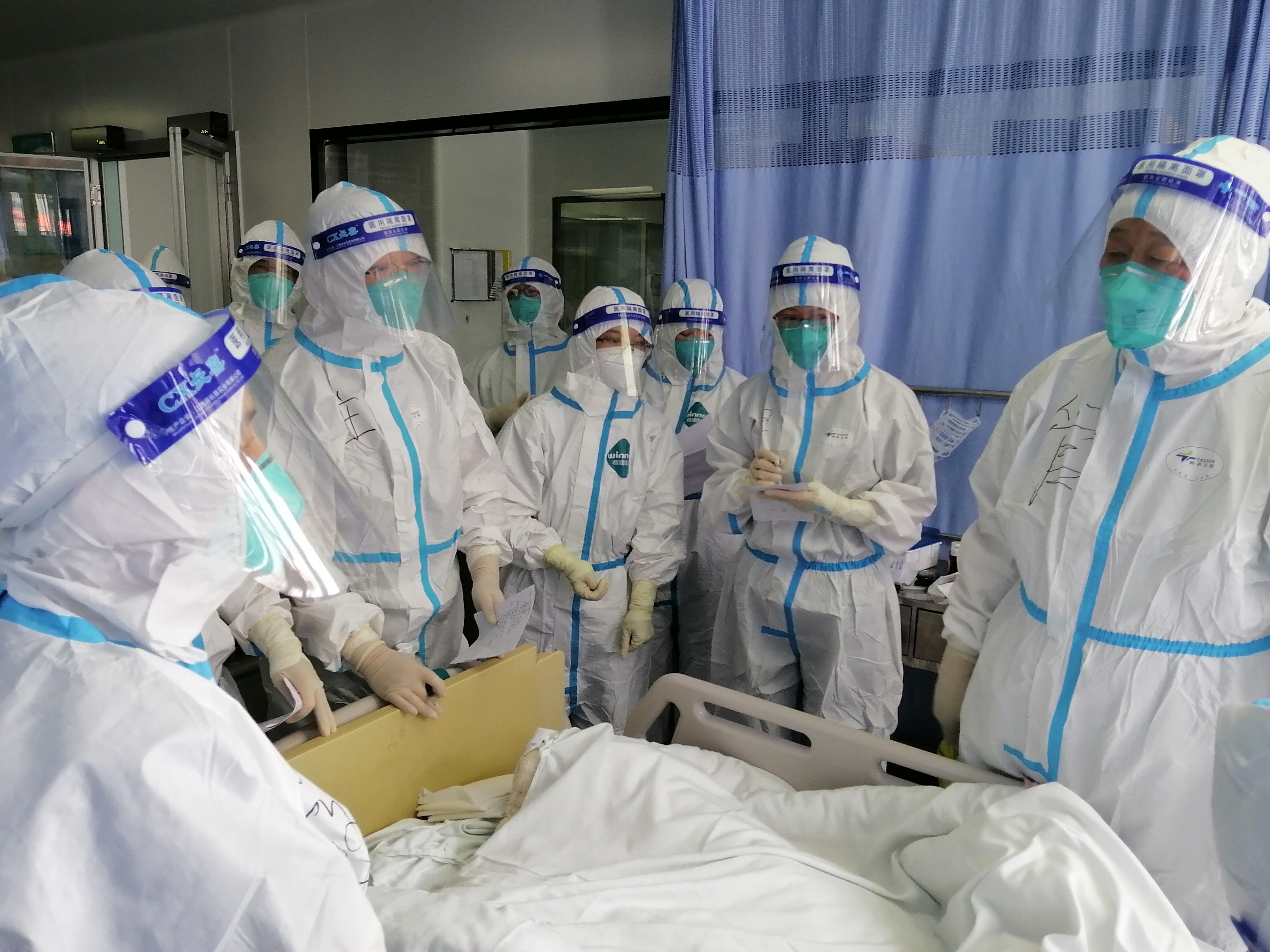 2022年"最美医生"管向东:逆行出征十四次,始终做一名生命守护者