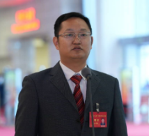 代表通道 | 陈洪锦:要注重超前培养科研和生产人员 代表通道 | 陈洪锦:要注重超前培养科研和生产人员