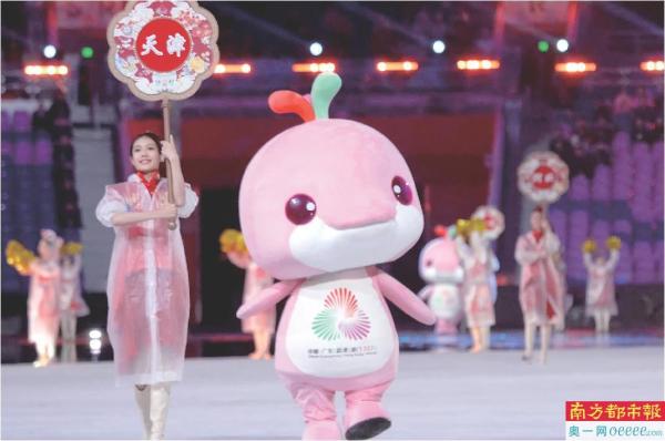 11月9日，十五运会开幕式上，刘沂龙是天津代表团的“乐融融”。