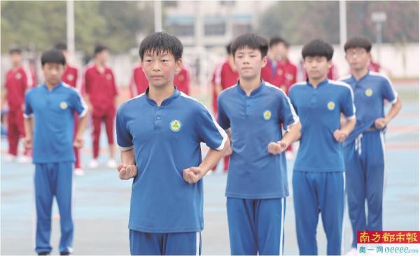 12月2日，广州禾正艺术园，少林鹅坡武术学校学生日常训练。