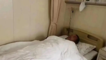 中学校长被教育局局长喊人殴打?当地警方:正在调查 中学校长被教育局局长喊人殴打?当地警方:正在调查