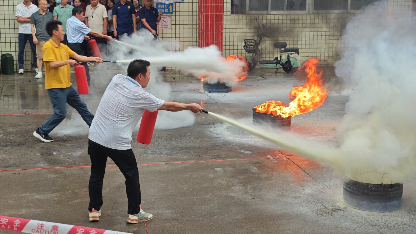 全民消防，生命至上！郁南县蔡朝焜纪念中学开展消防安全培训及安全生产消防技能竞赛