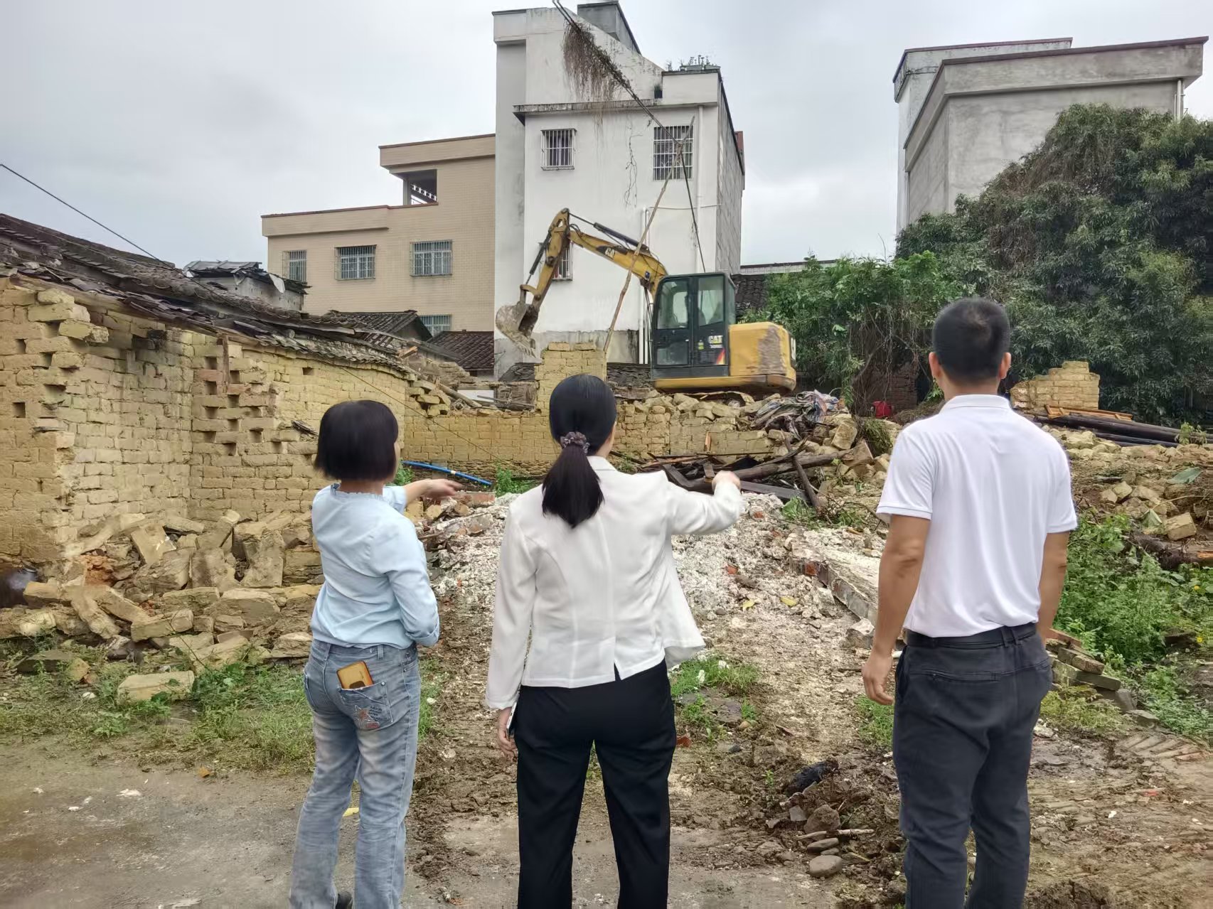 郁南县宝珠镇：以“大兵团作战”破局，以清拆攻坚赋能黄皮产业片区建设
