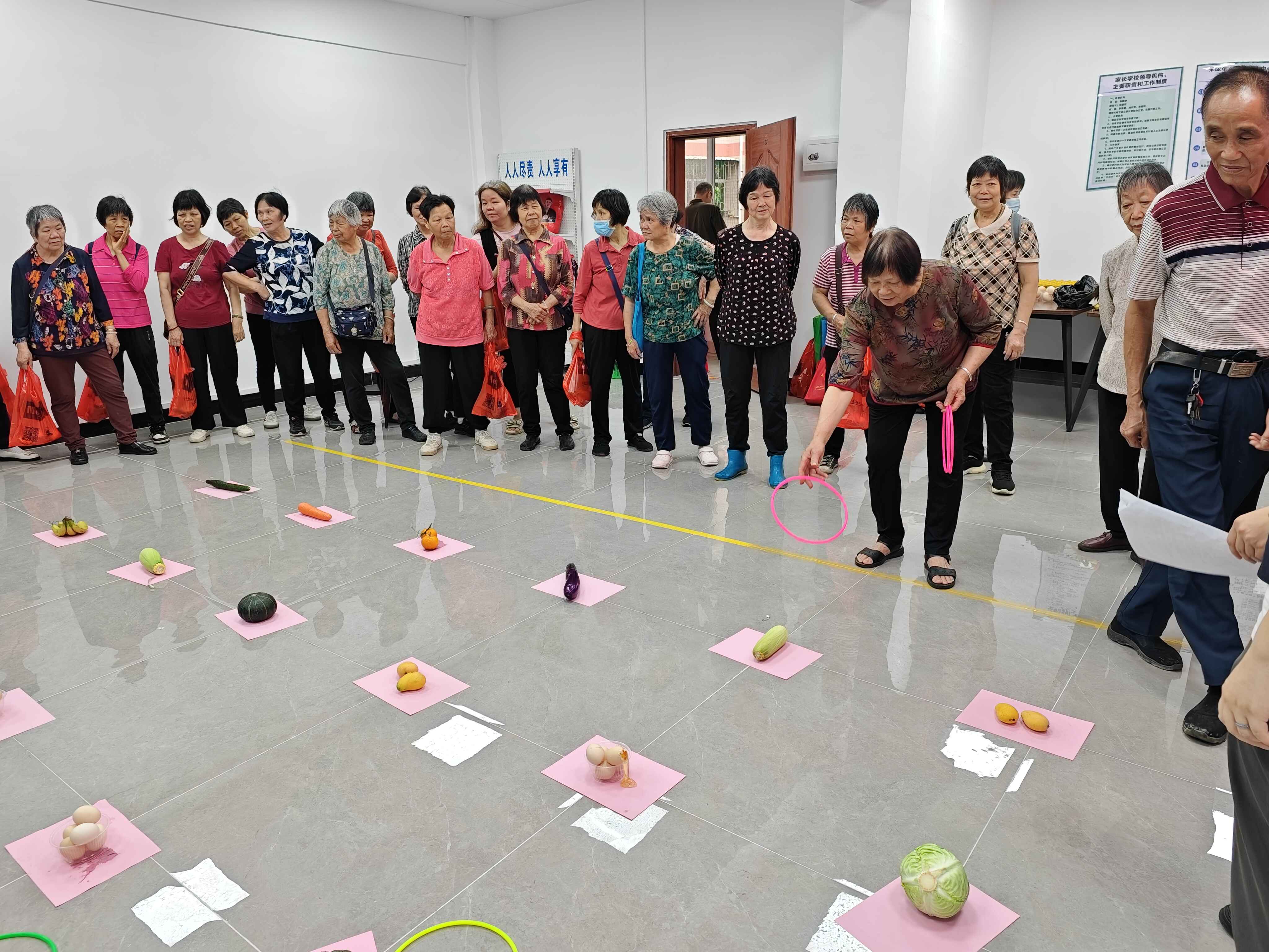 云城区云城街道蟠龙社区：跨进“蔬”适圈 乐享新潮流