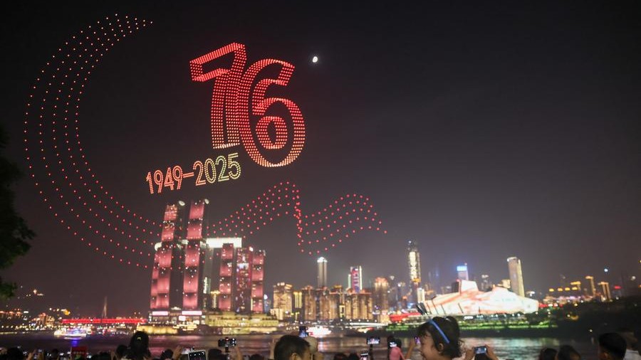 Eight-day holiday in China sees unprecedented people flows, consumption nationwide