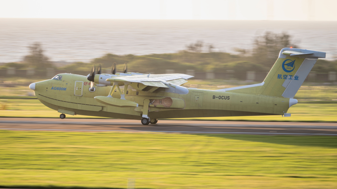 全球首个、关键突破 国庆假期大国重器捷报频传