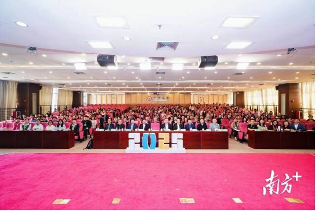 第十届语言服务高级论坛暨2025年度国家应急语言服务团学术年会在广州大学举行。 受访者供图