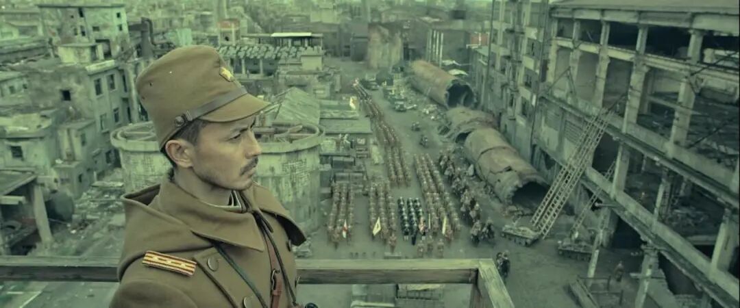电影《八佰》(2020年)中进攻四行仓库的日军军官造型。资料图