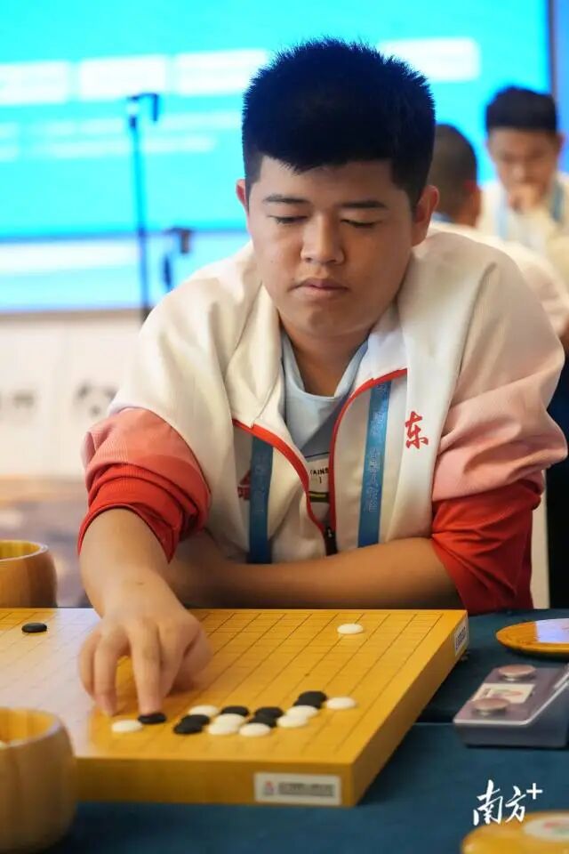 听力残疾组广东一队黄创鑫在比赛中。&nbsp;