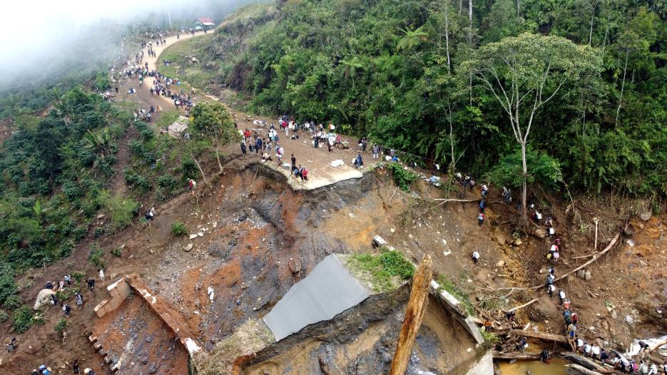 印尼洪灾已造成超1000人遇难、218人失踪