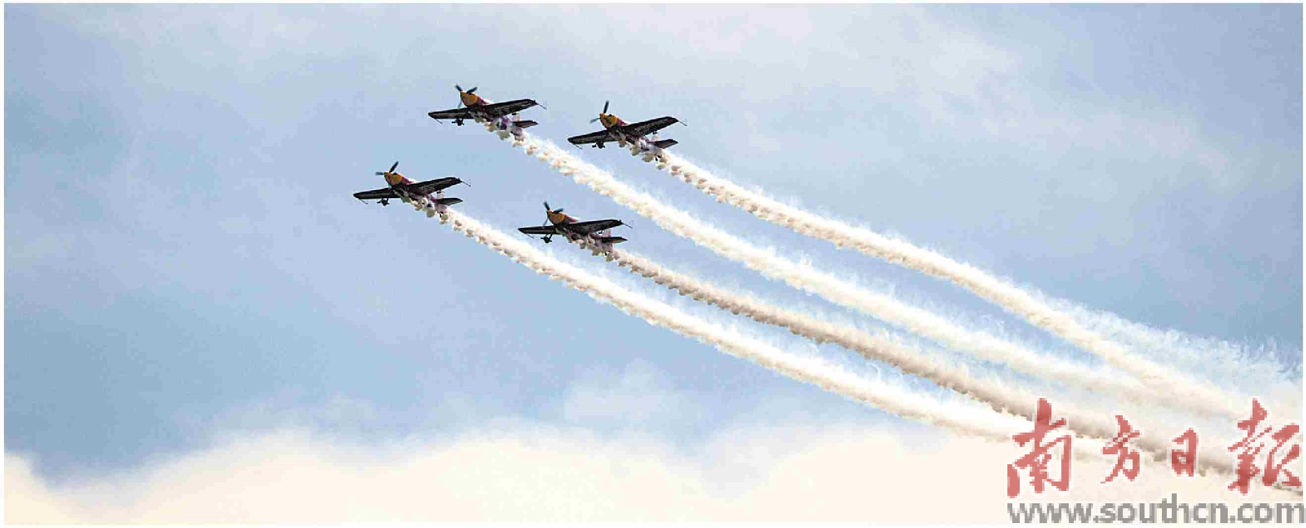 南非“AERO”特技飞行表演队亮相2025亚洲通用航空展。南方日报记者 关铭荣 钟志辉 摄