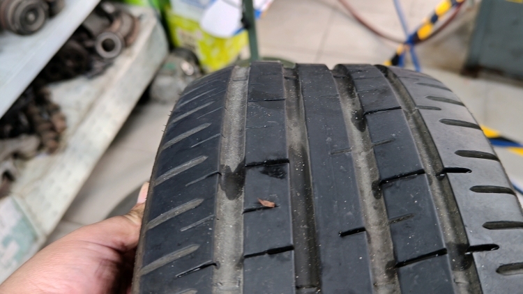 佛山一车主轮胎鼓包变形，客服称不在轮胎保障理赔范围内｜在+帮办