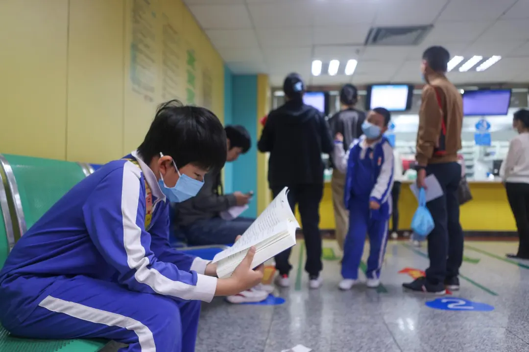 今年流感季节提前，疾控部门提醒：尽快接种疫苗！