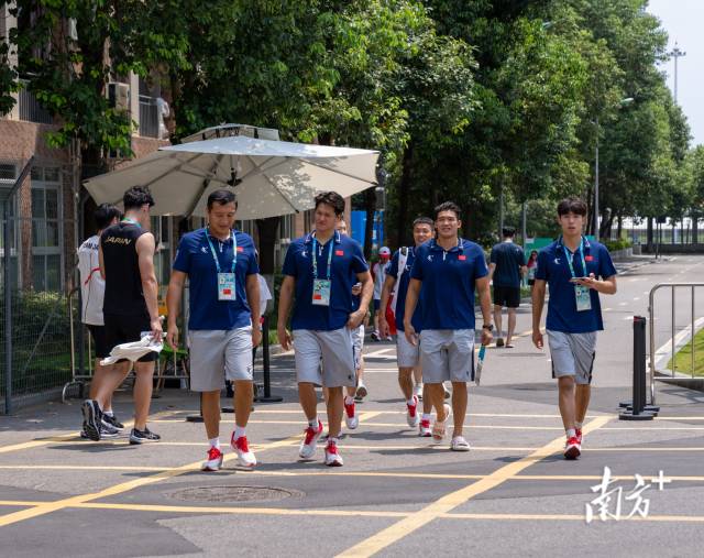 南方+ 冯颖妍 拍摄